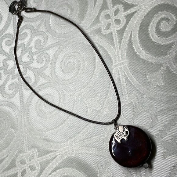 Elephant charm and pendant necklace with elephant toggle clasp on cord - Picture 5 of 7